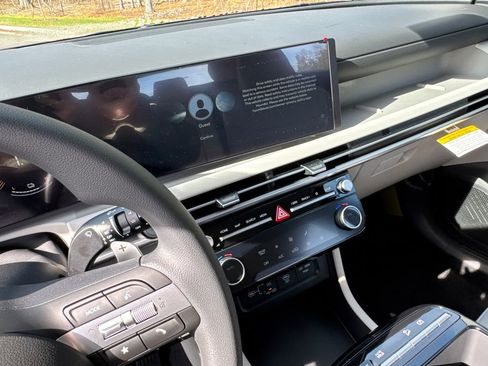 New 2026 Hyundai Tucson Blue SE image 18