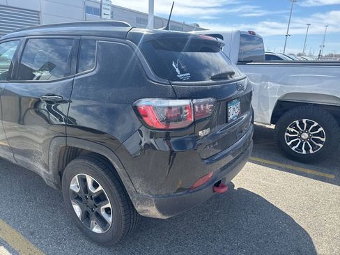 Used 2017 Jeep Compass Trailhawk w/ Leather Interior Group AWD/4WD image 5