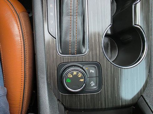 Used 2017 GMC Acadia SLT image 24