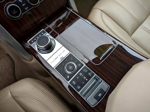 Used 2016 Land Rover Range Rover HSE image 23