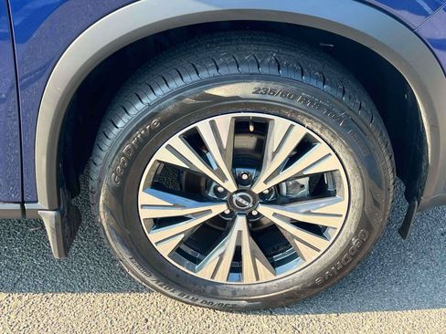 Used 2023 Nissan Rogue SV AWD/4WD image 6