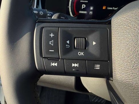 New 2026 Nissan Pathfinder SL FWD image 17