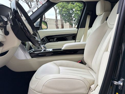 New 2026 Land Rover Range Rover Long Wheelbase SE image 6