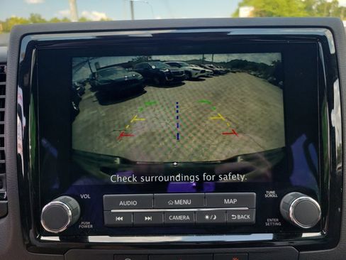 Used 2023 Nissan Frontier PRO-4X w/ Technology Package image 17