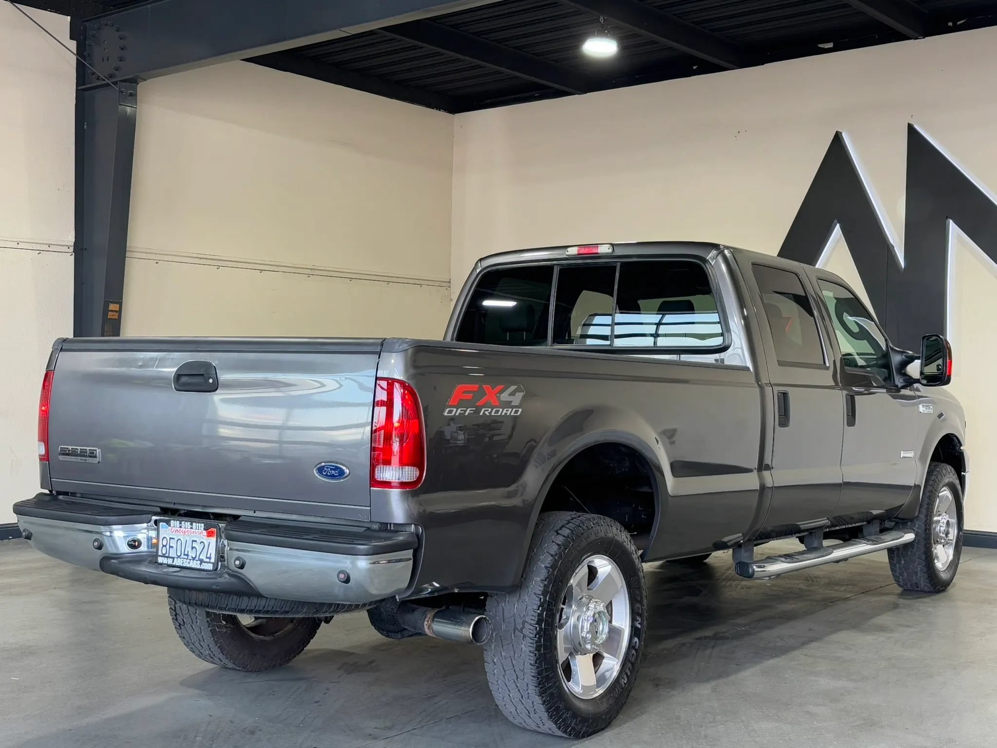 Used 2006 Ford F350 Lariat AWD/4WD image 6