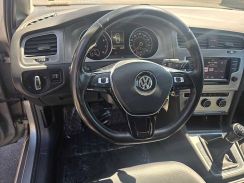 Used 2015 Volkswagen Golf S FWD image 21