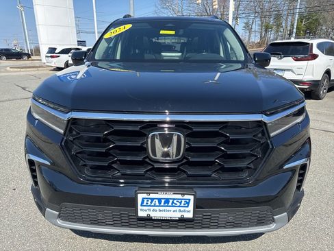 Used 2024 Honda Pilot Touring image 10