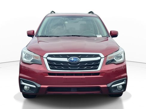 Used 2017 Subaru Forester 2.5i Touring AWD/4WD image 2