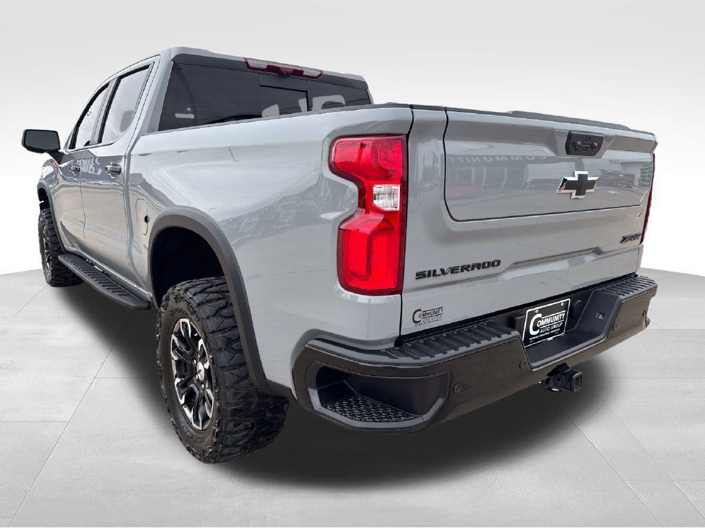 Used 2025 Chevrolet Silverado 1500 ZR2 w/ Technology Package AWD/4WD image 4