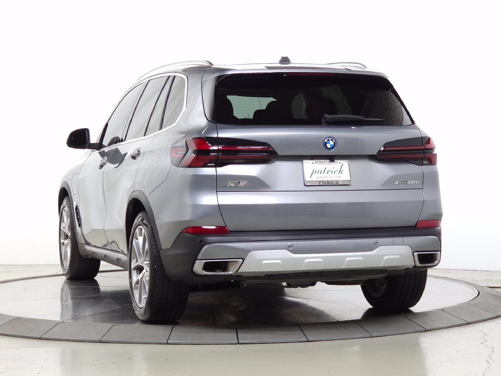 Used 2025 BMW X5 xDrive50e w/ Parking Assistance Package AWD/4WD image 6