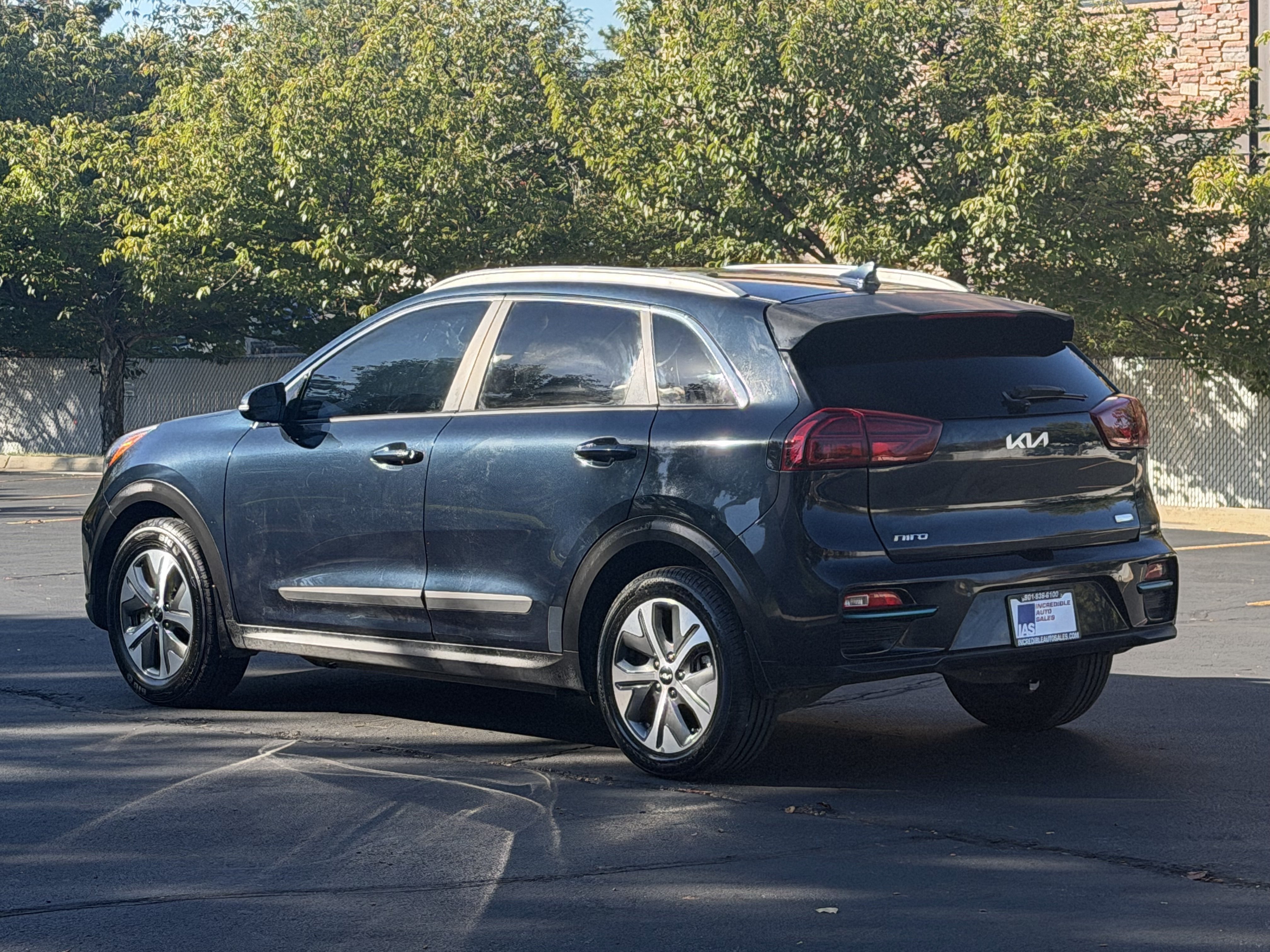 Used 2022 Kia Niro EX Premium FWD image 4