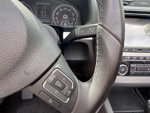 Used 2012 Volkswagen Eos Komfort FWD image 49