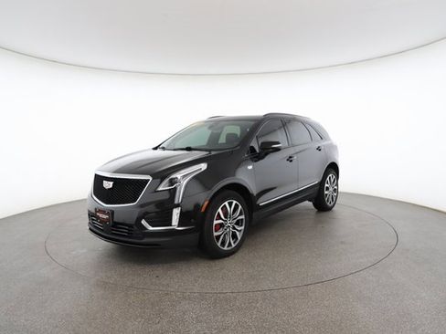Used 2023 Cadillac XT5 Sportv image 2