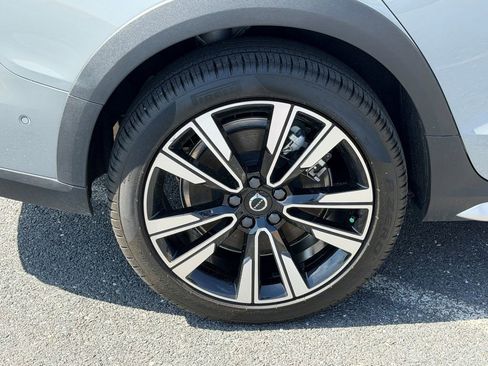 Certified 2025 Volvo V60 B5 Cross Country Ultra AWD/4WD image 13