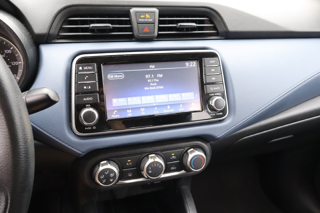 Used 2024 Nissan Versa SV FWD image 6