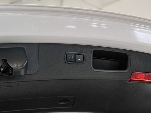 Used 2022 Porsche Macan image 50