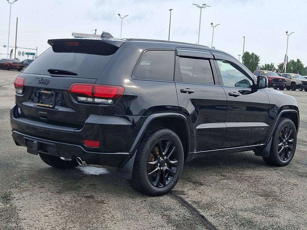 Used 2022 Jeep Grand Cherokee Laredo X AWD/4WD image 7