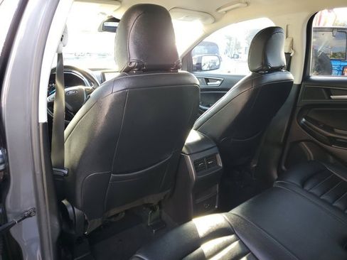 Certified 2022 Ford Edge SE w/ Black Appearance Package image 10