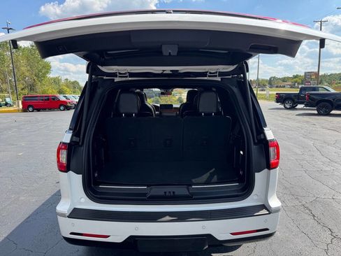 Used 2019 Lincoln Navigator Reserve image 9