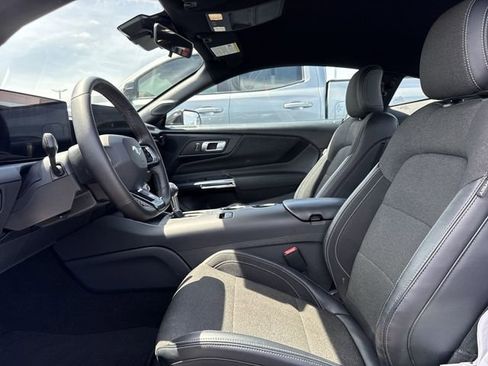 Used 2024 Ford Mustang Coupe RWD image 11