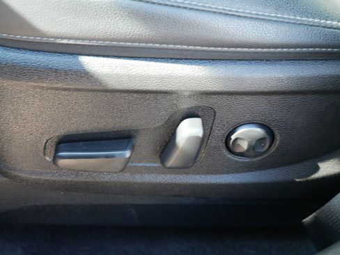 Used 2023 Kia Telluride EX w/ EX Captain's Chair Package image 20