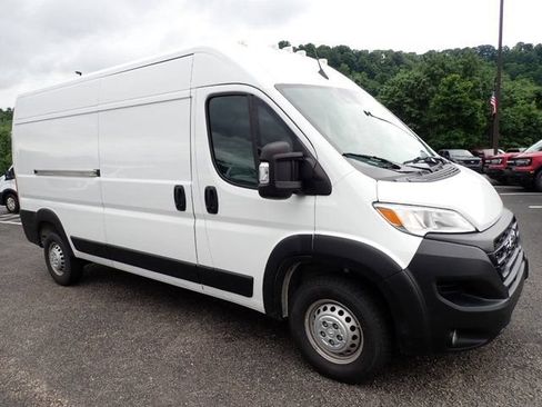 Used 2024 RAM ProMaster 2500 w/ Convenience Group FWD image 10