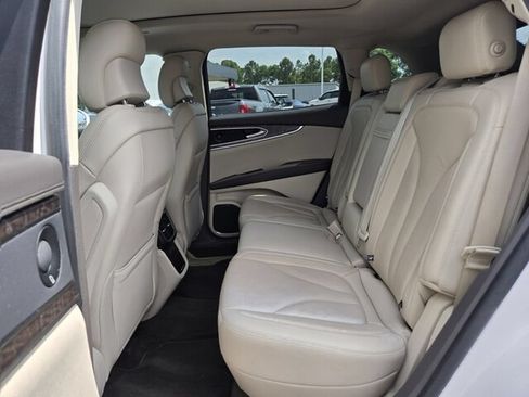 Used 2019 Lincoln Nautilus Reserve FWD image 14