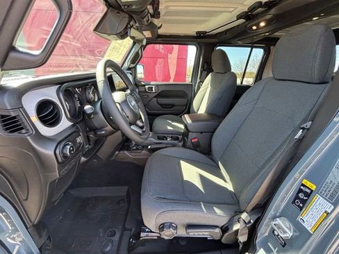 New 2026 Jeep Gladiator Sport AWD/4WD image 12