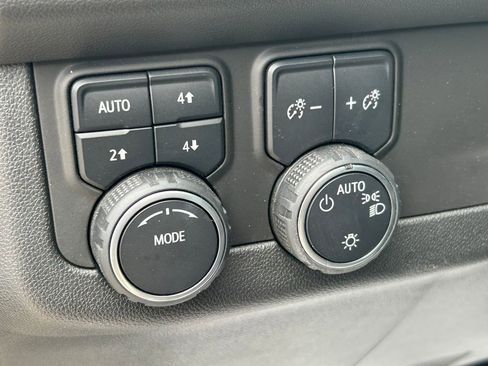 Used 2023 Chevrolet Tahoe Z71 w/ Luxury Package AWD/4WD image 29