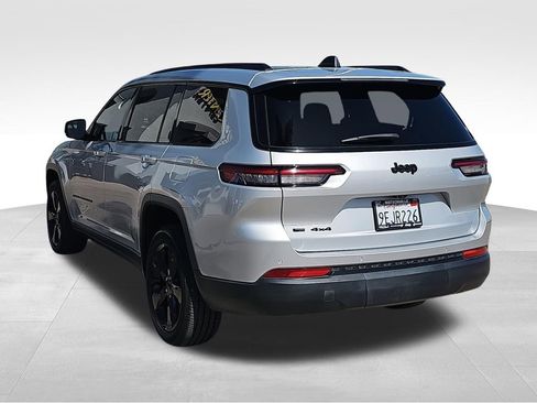 Used 2023 Jeep Grand Cherokee L Laredo image 5