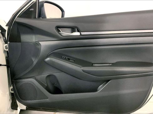 Used 2025 Nissan Altima 2.5 SV image 25