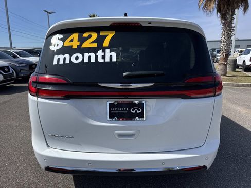 Used 2024 Chrysler Pacifica Touring-L FWD image 6