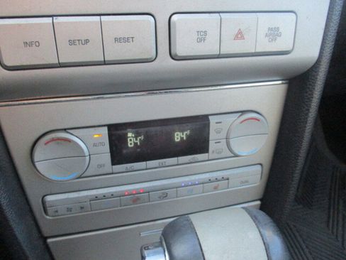 Used 2006 Lincoln Zephyr image 31