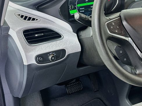 Used 2018 Chevrolet Bolt LT FWD image 16