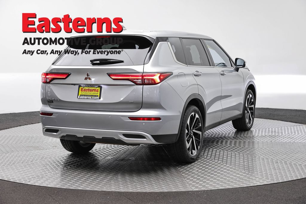 Used 2024 Mitsubishi Outlander SE FWD image 6