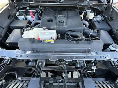 Used 2023 Toyota Tundra Platinum w/ Advanced Package image 26