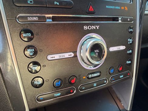 Used 2016 Ford Explorer Sport image 17