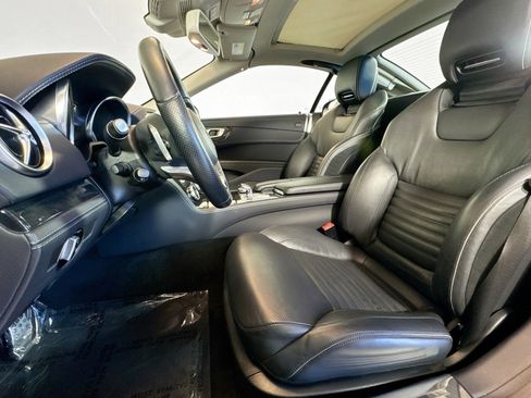 Used 2017 Mercedes-Benz SL 550 image 15