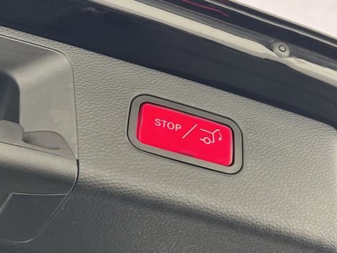 Used 2015 Mercedes-Benz GLK 350 4MATIC image 25