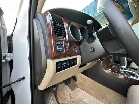 Used 2008 Toyota Sequoia Platinum RWD image 12