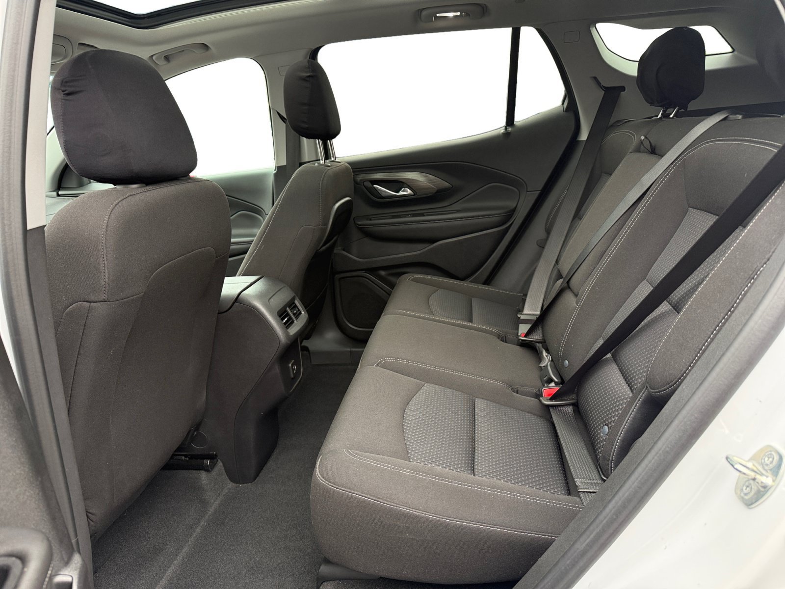 Used 2023 GMC Terrain SLE w/ Driver Convenience Package AWD/4WD image 10