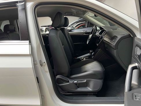 Used 2022 Volkswagen Tiguan SE FWD image 28
