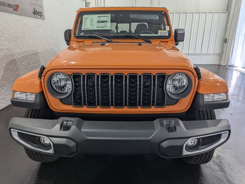 New 2025 Jeep Gladiator Sport image 4