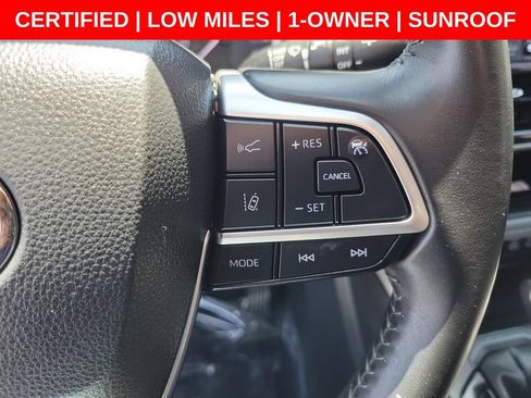 Used 2024 Toyota Highlander XLE FWD image 29