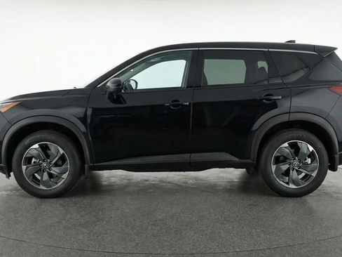 Used 2025 Nissan Rogue SV image 5