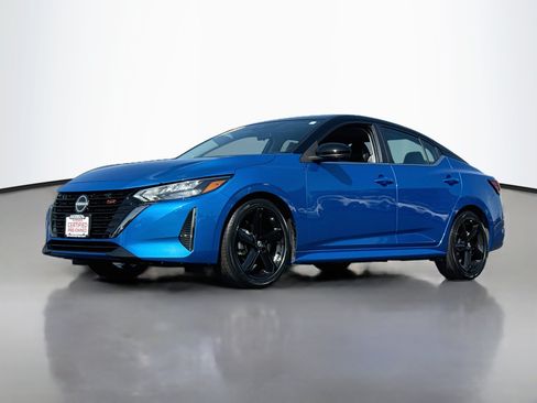 Certified 2025 Nissan Sentra SR w/ SR Premium Package FWD image 3