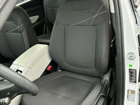 Used 2023 Hyundai Tucson SE image 19