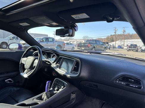 Used 2016 Dodge Challenger SRT w/ Technology Group image 15