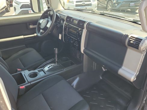Used 2008 Toyota FJ Cruiser 2WD image 24