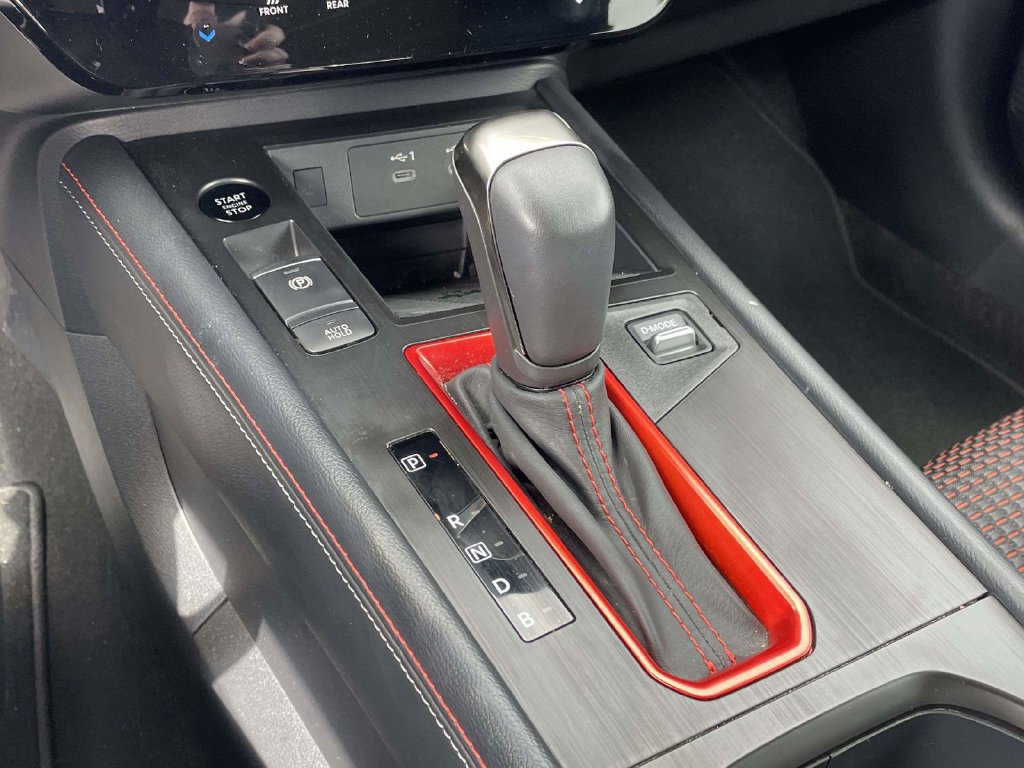 Used 2025 Nissan Kicks SR FWD image 17